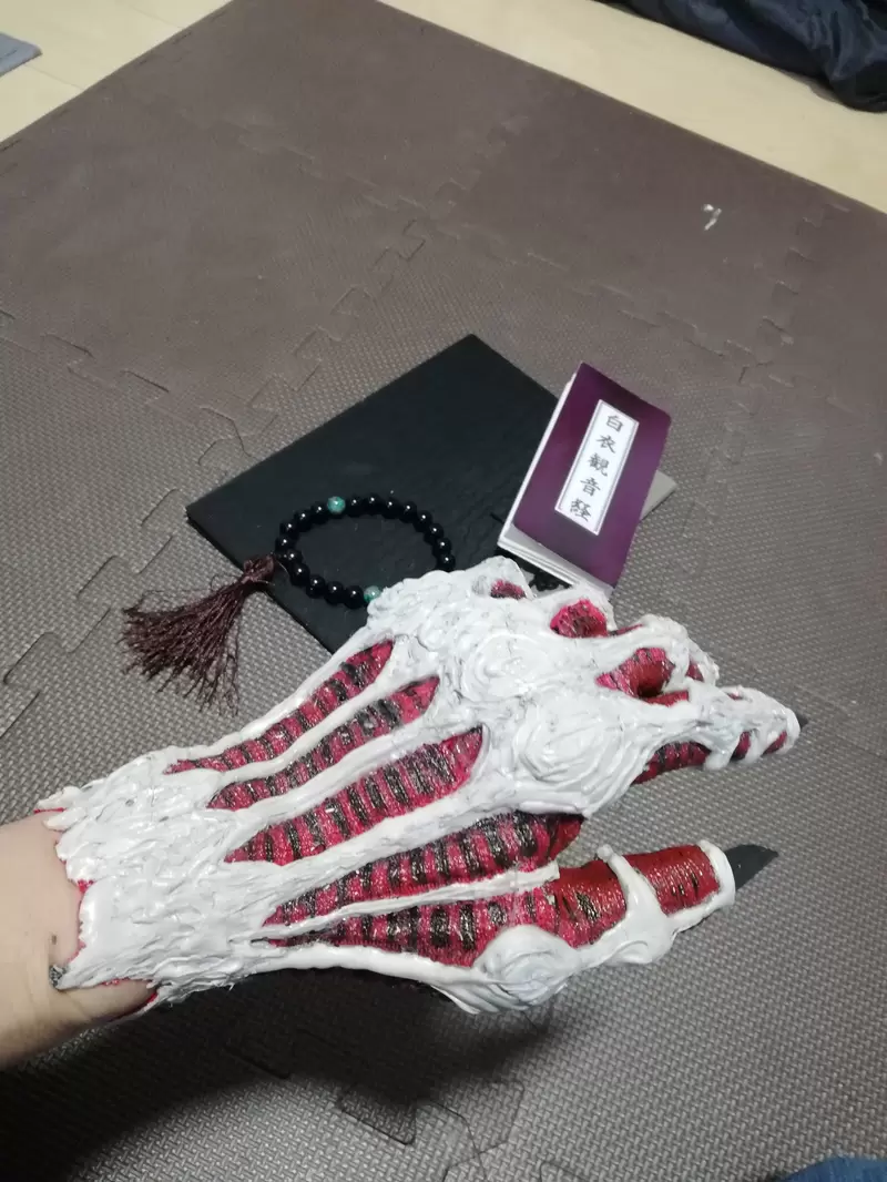 《COSER想丢掉扮装道具》你认得这是哪位角色用的吗？高还原度让网友们直呼超想要
