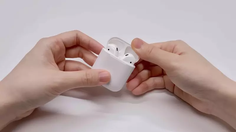 悟！好久不见了《伪夏油AirPods保护壳》咒术回战不跟苹果合作吗？这个开脑的设计跟耳机壳也太配了吧