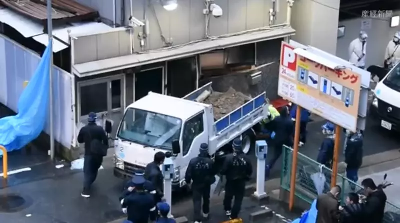 《开车撞建筑》专业的都不从正面而是倒车撞？日本黑道已经示范过好几次了