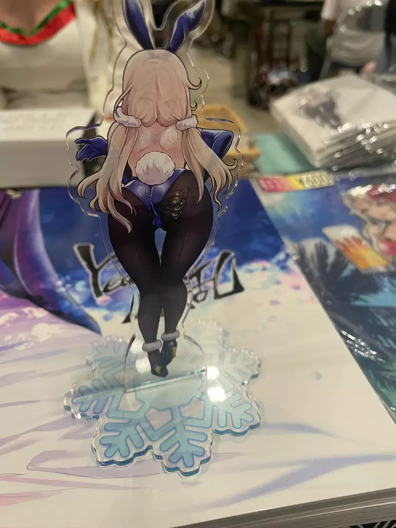 《漫画家同人展惊魂记》订购压克力人形立牌被遗忘厂商当天赶出来成功避免开天窗