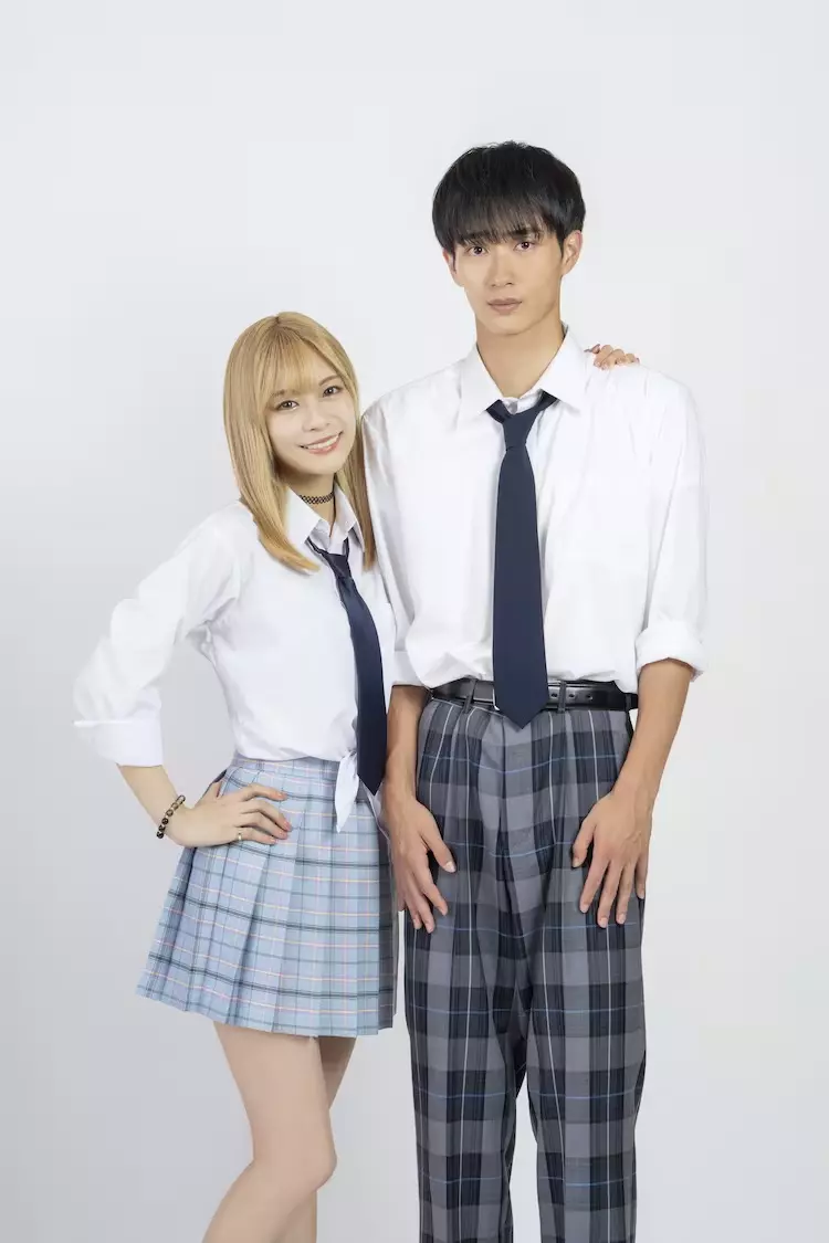 真人版《恋上换装娃娃》更多角色公开可爱的「朱朱」与女装coser「天音」登场