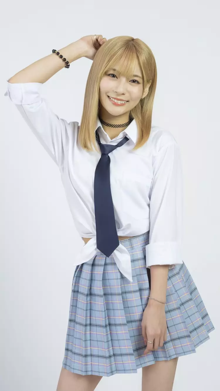 真人版《恋上换装娃娃》更多角色公开可爱的「朱朱」与女装coser「天音」登场